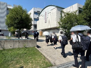 産総研到着の様子